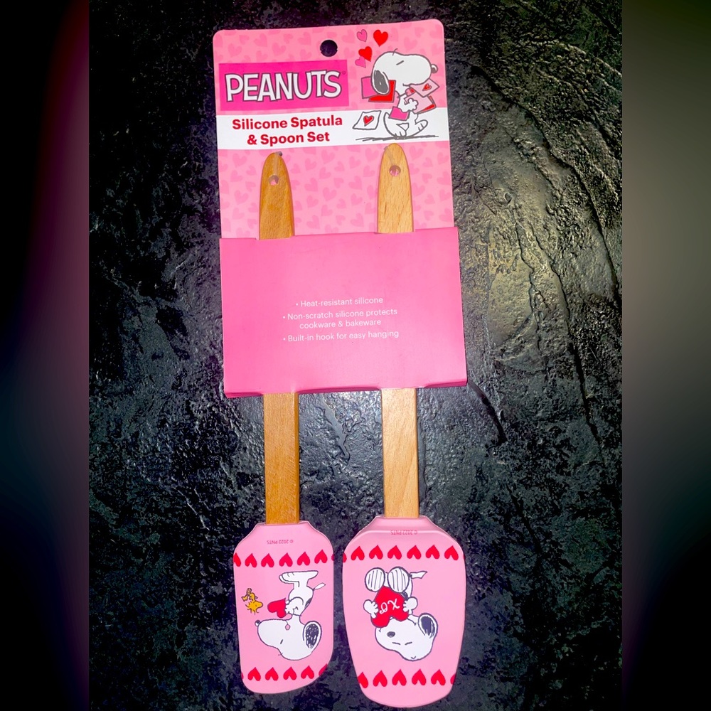 Peanuts Valentine’s Day cookware